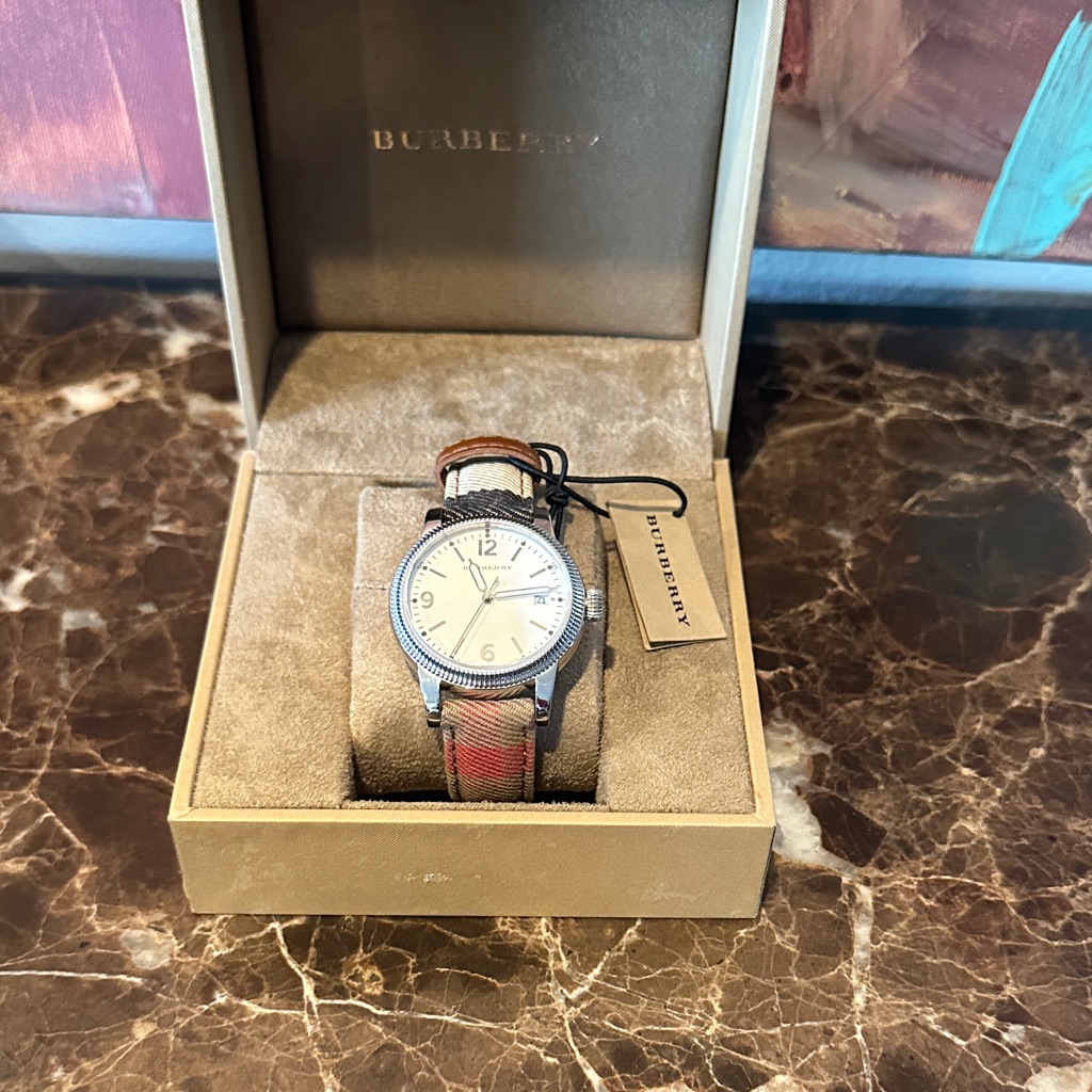 Burberry Timepiece With Signature Print And Silver Details